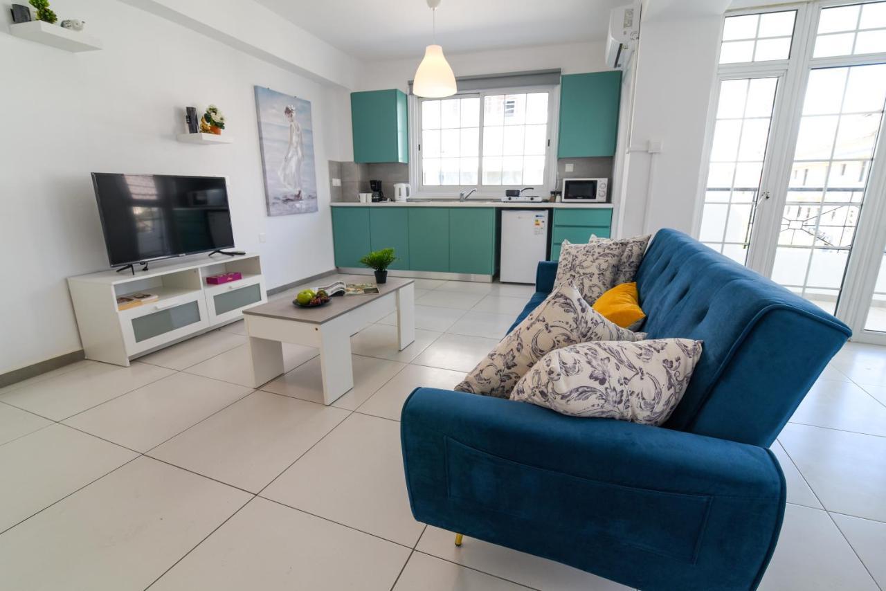 Jana'S 2-Br Apartment In Larnaca Eksteriør billede